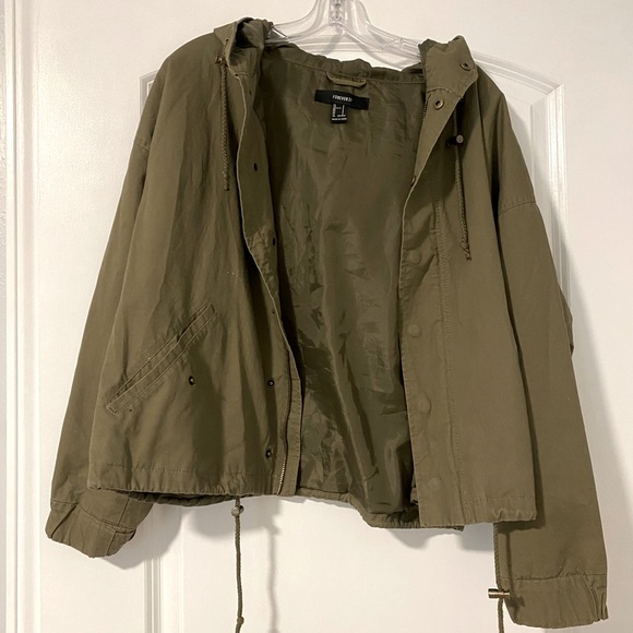 Green jacket - Picture 1 of 3